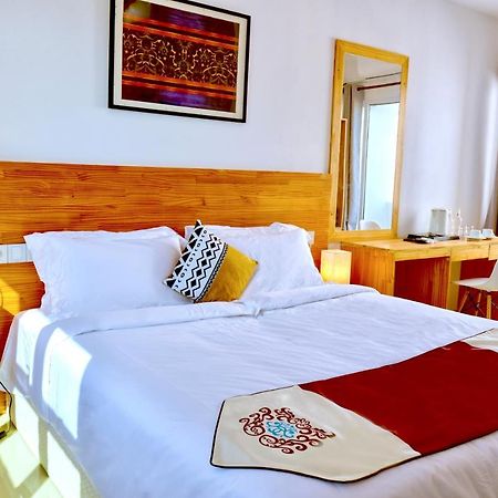 Island Ambience Hotel Maafushi Eksteriør billede